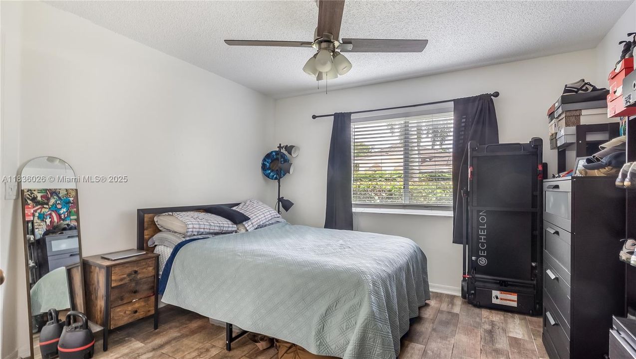 Active With Contract: $285,500 (2 beds, 2 baths, 815 Square Feet)