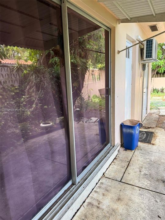 Под контрактом: $795,000 (3 спален, 2 ванн, 1508 Квадратных фут)