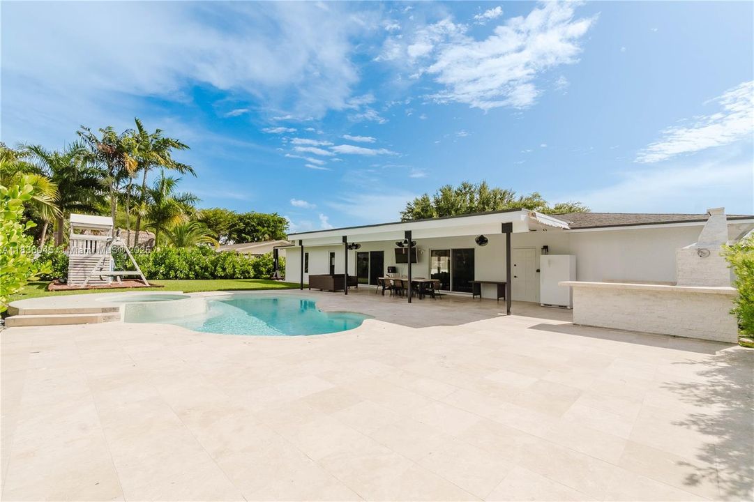 Recently Sold: $949,900 (3 beds, 2 baths, 1885 Square Feet)