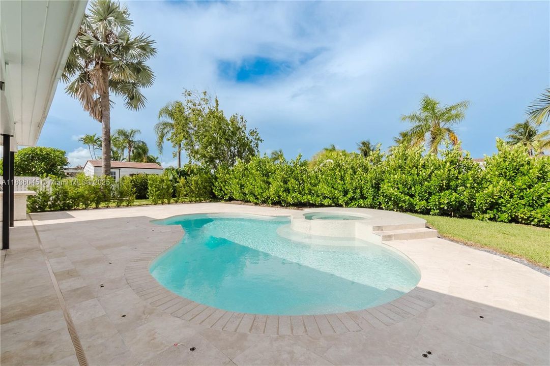 Recently Sold: $949,900 (3 beds, 2 baths, 1885 Square Feet)