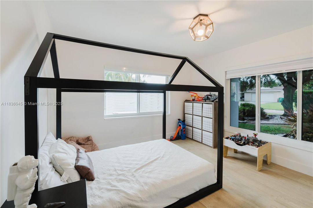 Recently Sold: $949,900 (3 beds, 2 baths, 1885 Square Feet)