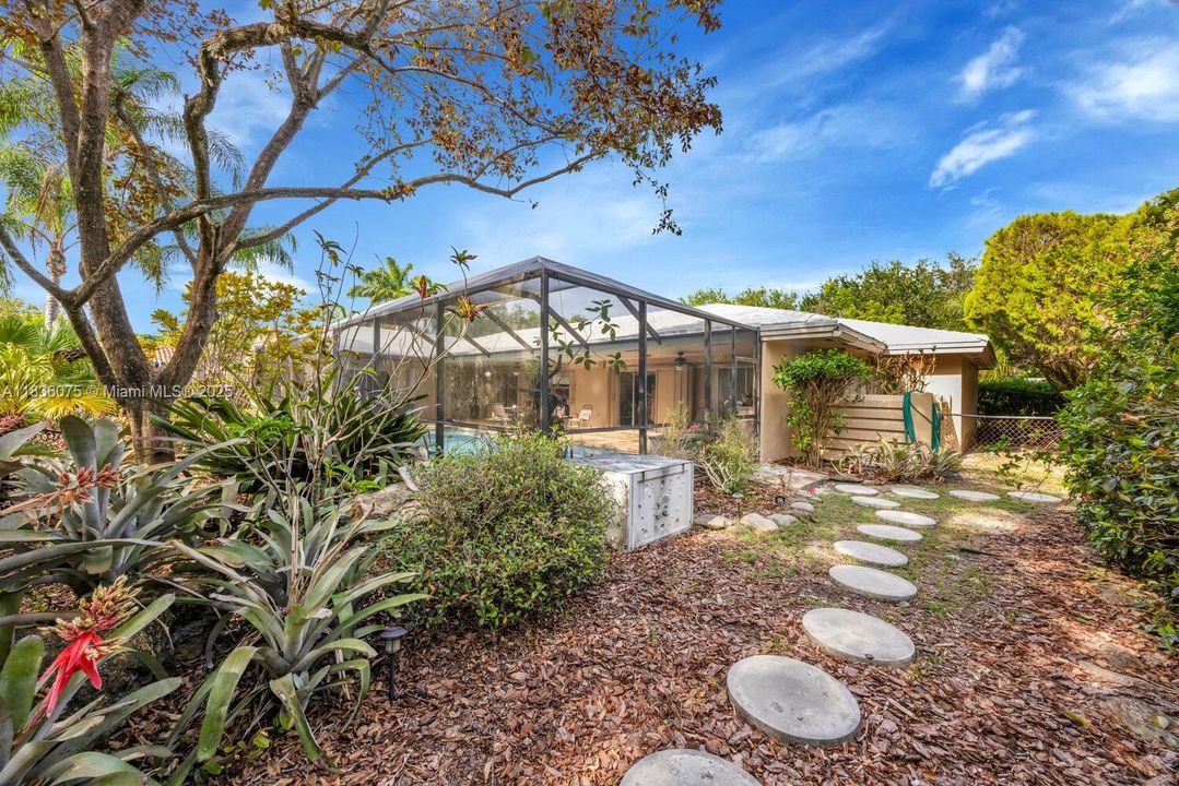 Recently Sold: $1,100,000 (4 beds, 2 baths, 2188 Square Feet)