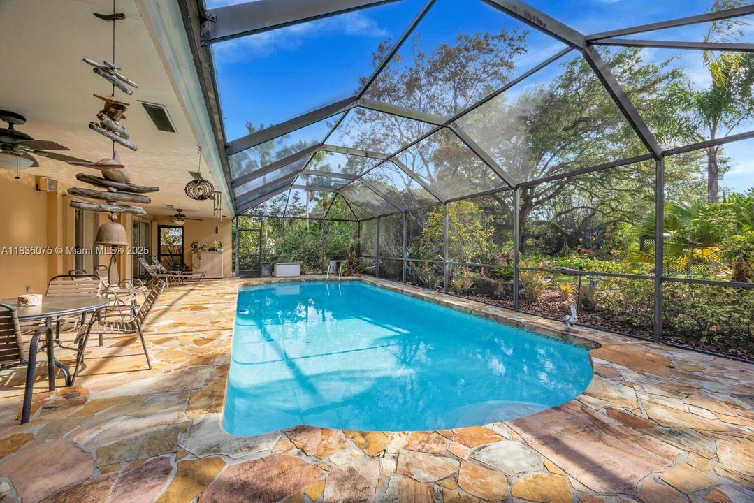 Recently Sold: $1,100,000 (4 beds, 2 baths, 2188 Square Feet)