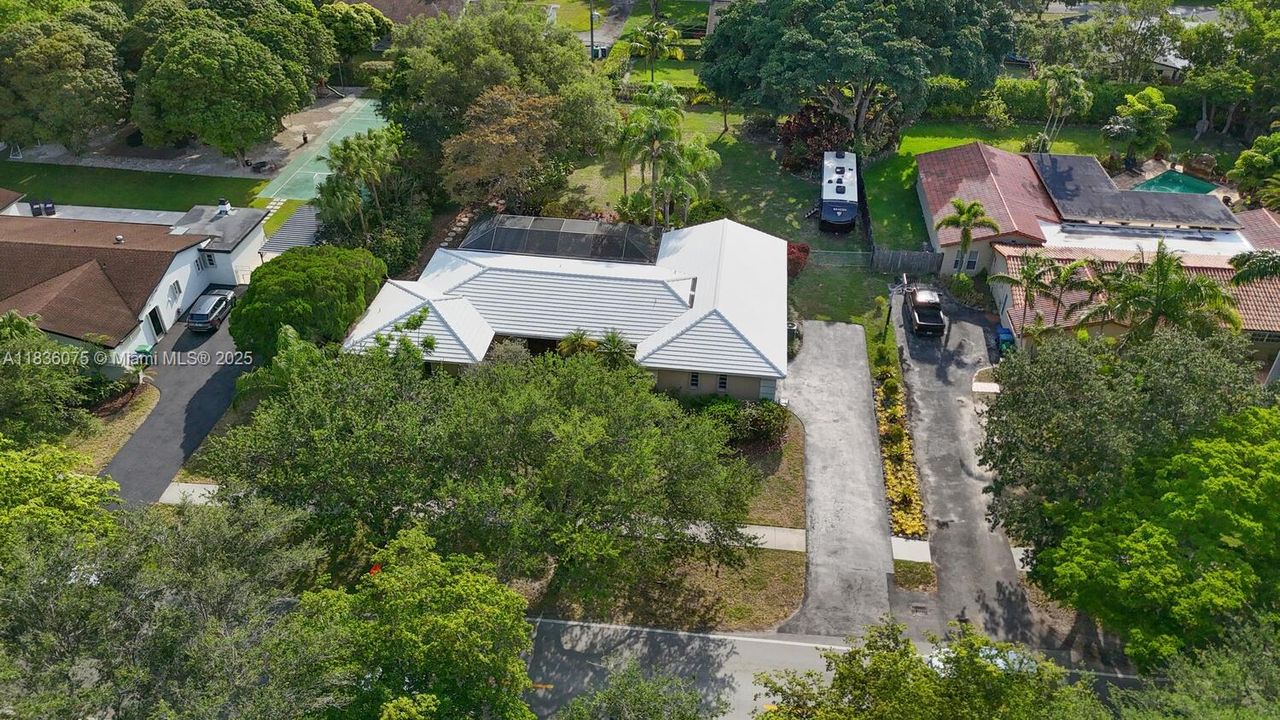 Recently Sold: $1,100,000 (4 beds, 2 baths, 2188 Square Feet)