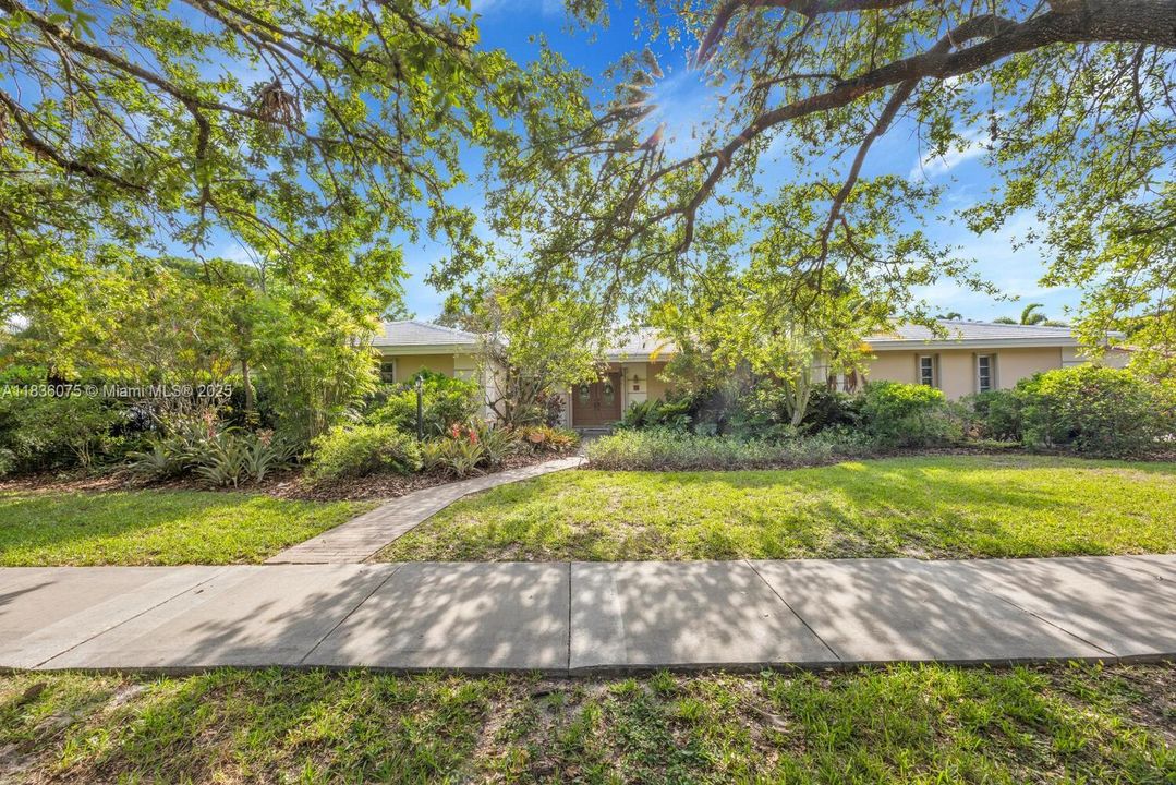 Recently Sold: $1,100,000 (4 beds, 2 baths, 2188 Square Feet)