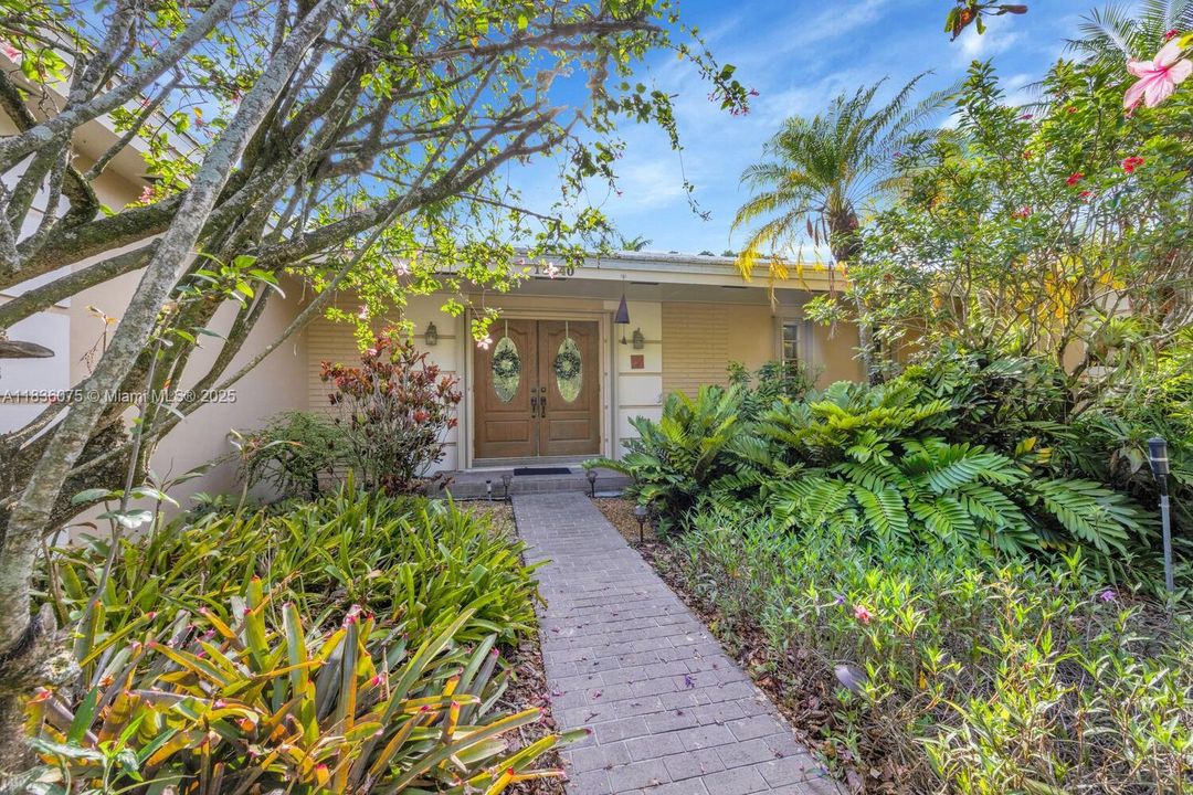 Recently Sold: $1,100,000 (4 beds, 2 baths, 2188 Square Feet)