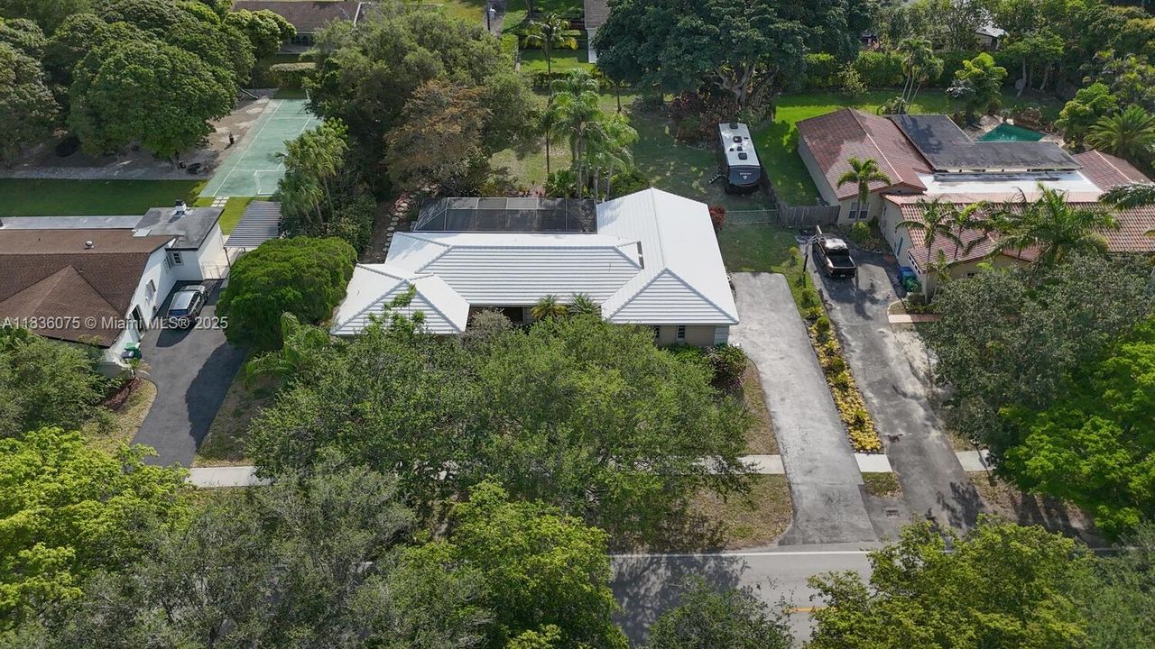 Recently Sold: $1,100,000 (4 beds, 2 baths, 2188 Square Feet)