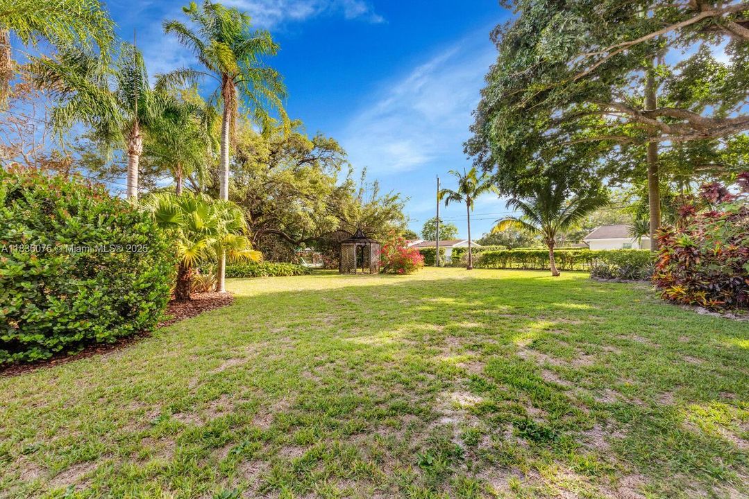 Recently Sold: $1,100,000 (4 beds, 2 baths, 2188 Square Feet)