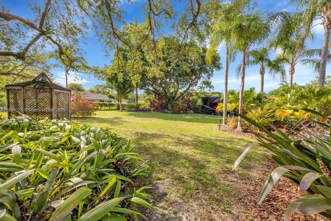 Recently Sold: $1,100,000 (4 beds, 2 baths, 2188 Square Feet)