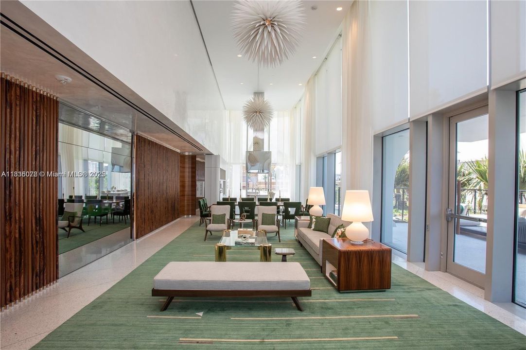 Недавно продано: $5,500,000 (3 спален, 4 ванн, 2913 Квадратных фут)