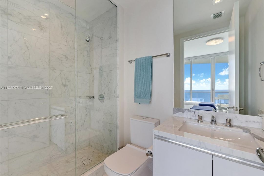 Недавно продано: $5,500,000 (3 спален, 4 ванн, 2913 Квадратных фут)