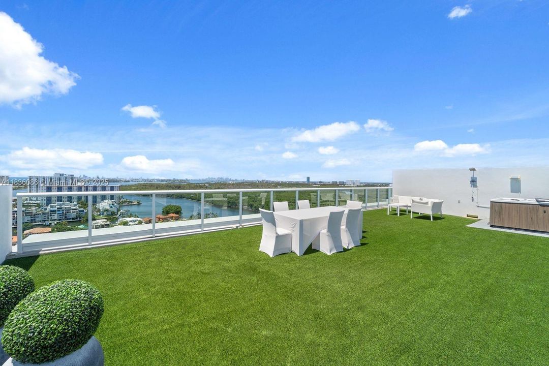 For Sale: $2,499,000 (4 beds, 4 baths, 3140 Square Feet)