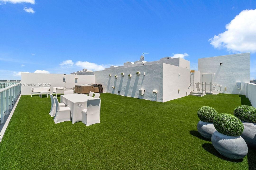 For Sale: $2,499,000 (4 beds, 4 baths, 3140 Square Feet)