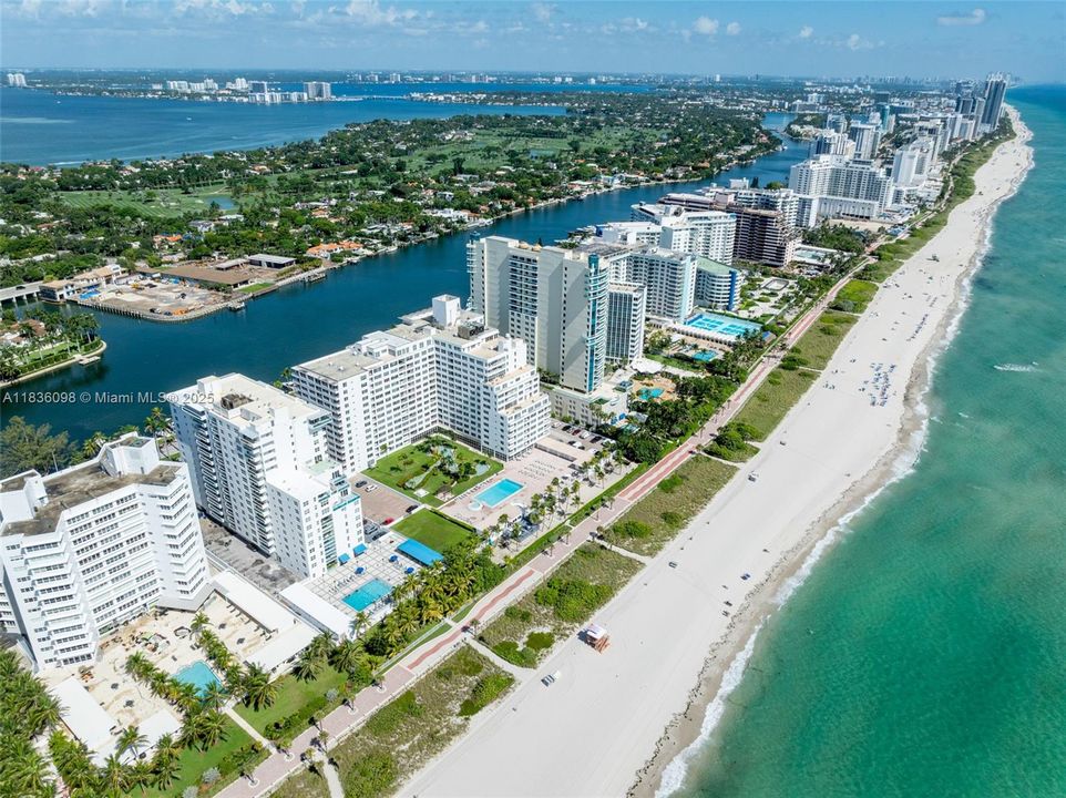 Active With Contract: $560,000 (2 beds, 2 baths, 1097 Square Feet)