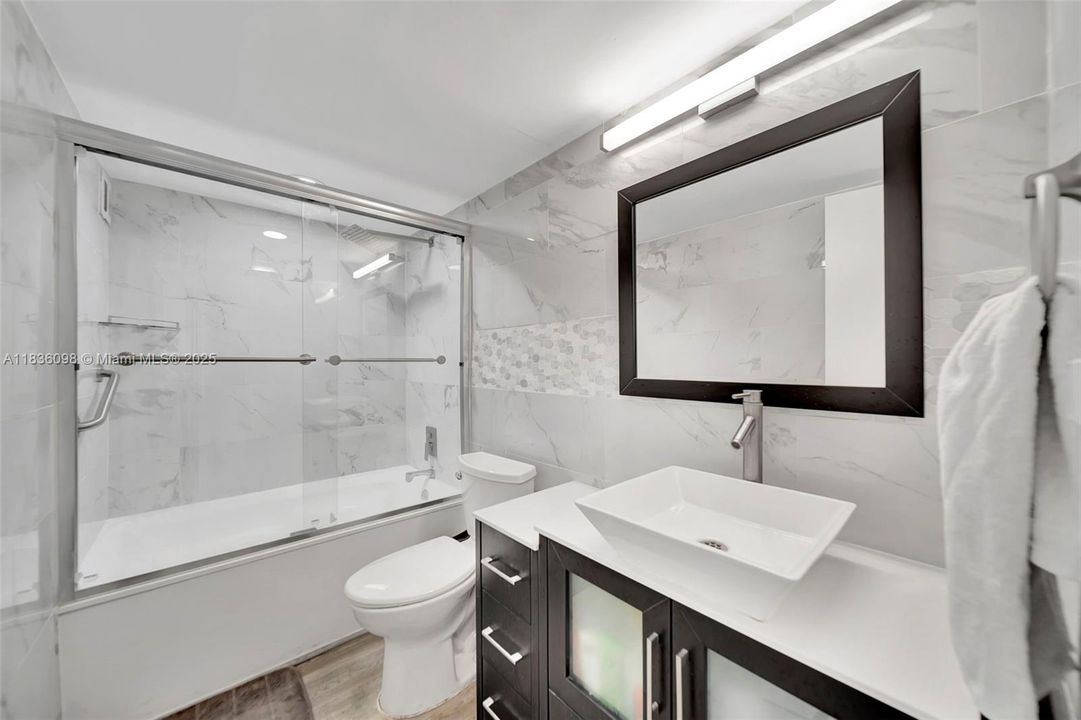 Active With Contract: $560,000 (2 beds, 2 baths, 1097 Square Feet)