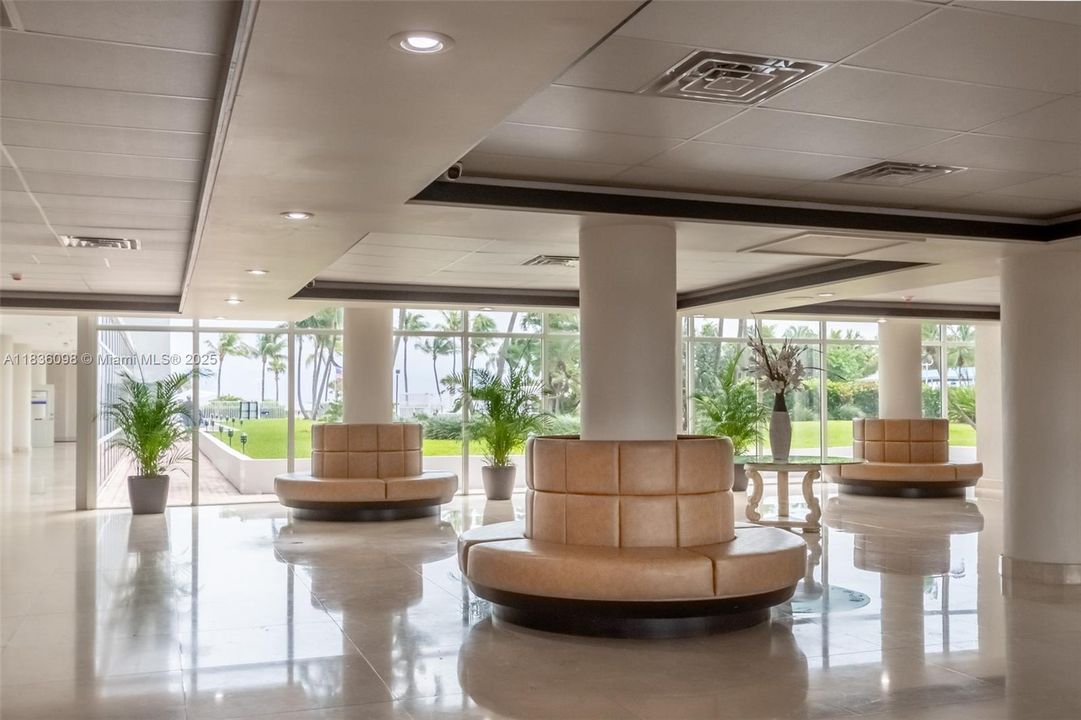 Active With Contract: $560,000 (2 beds, 2 baths, 1097 Square Feet)