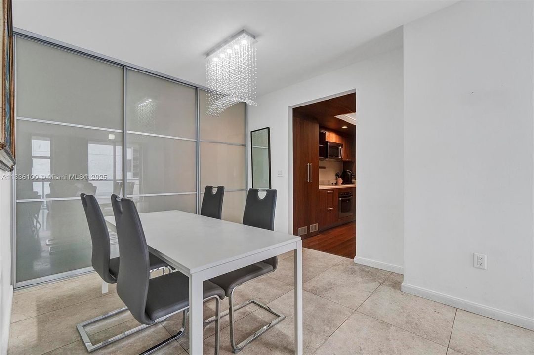 En Venta: $499,000 (2 camas, 2 baños, 1108 Pies cuadrados)