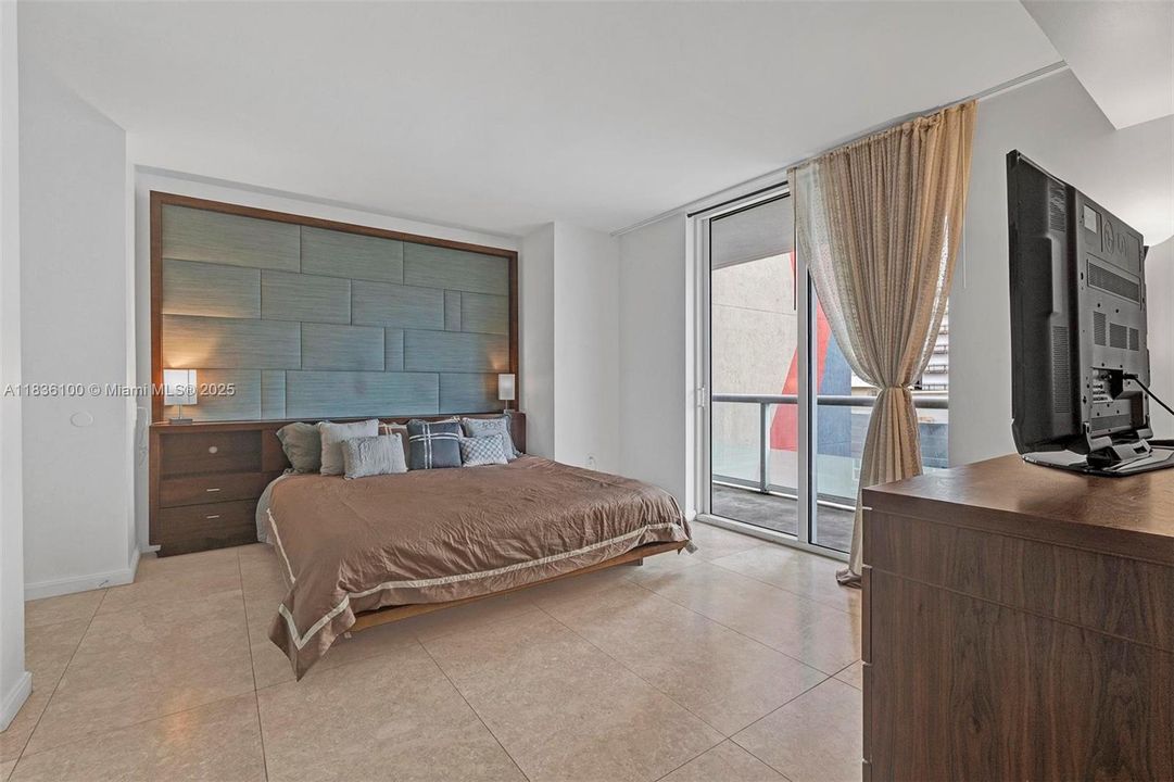 En Venta: $499,000 (2 camas, 2 baños, 1108 Pies cuadrados)