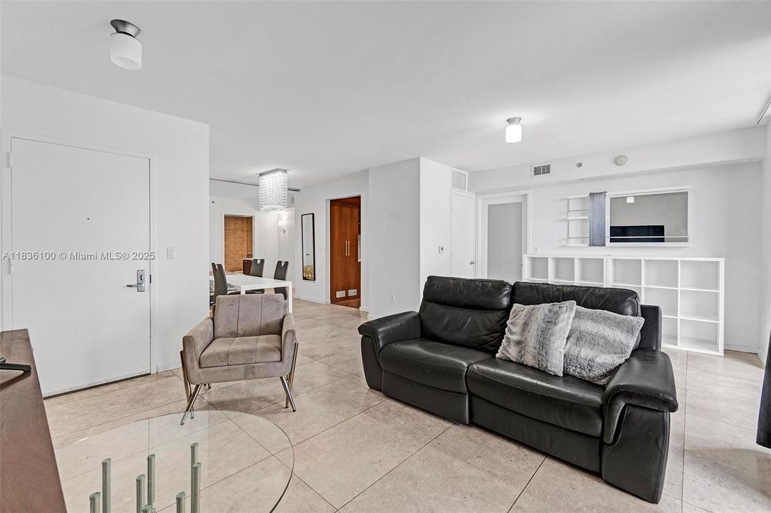 En Venta: $499,000 (2 camas, 2 baños, 1108 Pies cuadrados)