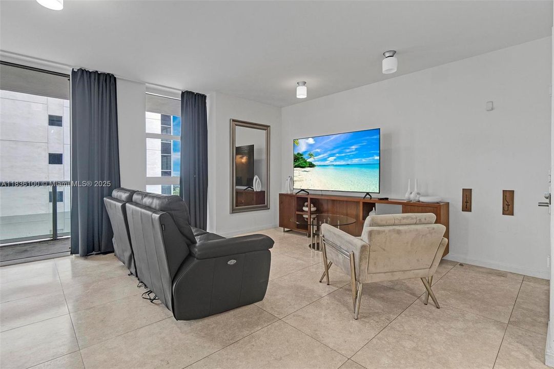 En Venta: $499,000 (2 camas, 2 baños, 1108 Pies cuadrados)