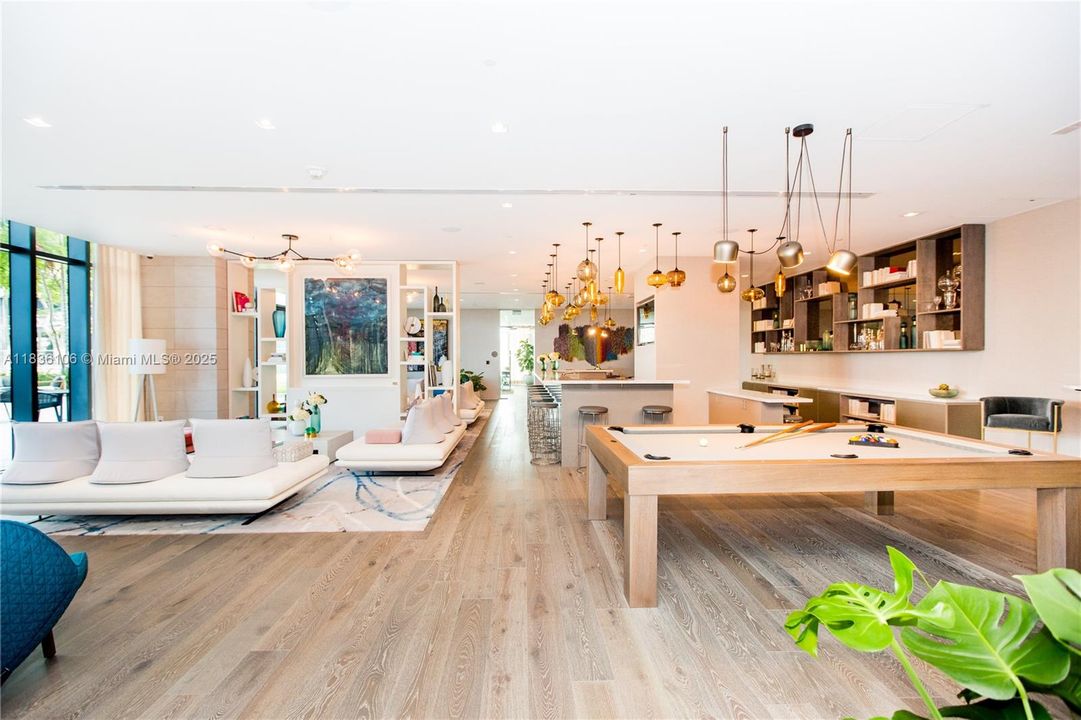 En Venta: $925,000 (2 camas, 3 baños, 1151 Pies cuadrados)