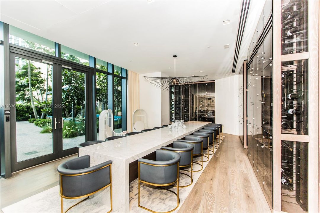 En Venta: $925,000 (2 camas, 3 baños, 1151 Pies cuadrados)