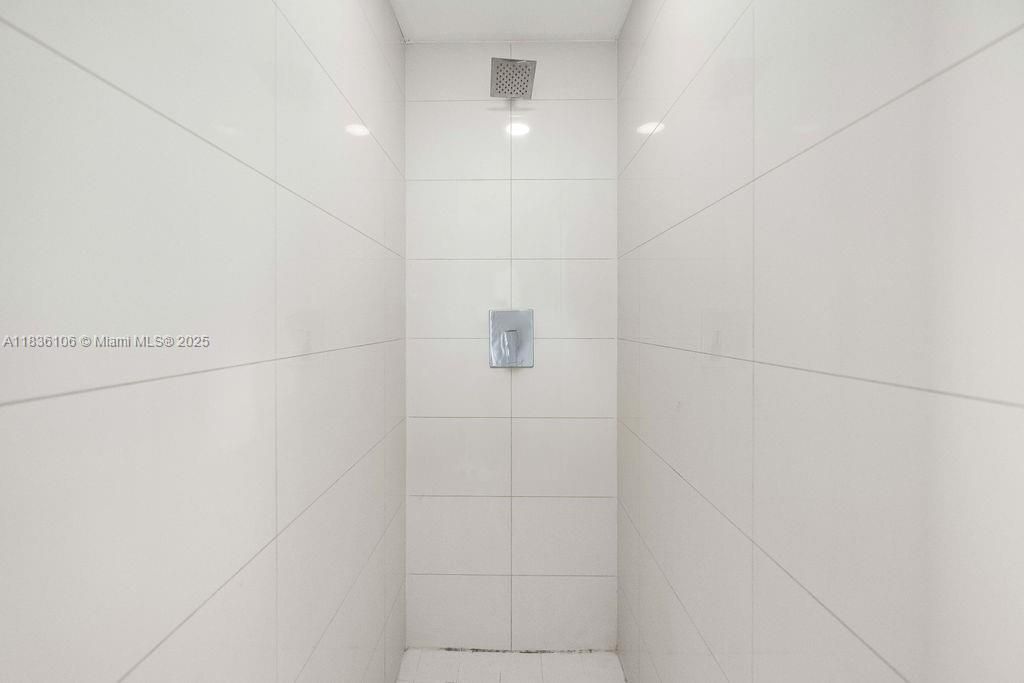 En Venta: $925,000 (2 camas, 3 baños, 1151 Pies cuadrados)