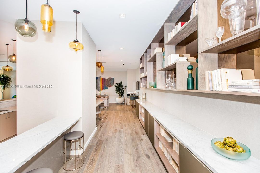 En Venta: $925,000 (2 camas, 3 baños, 1151 Pies cuadrados)