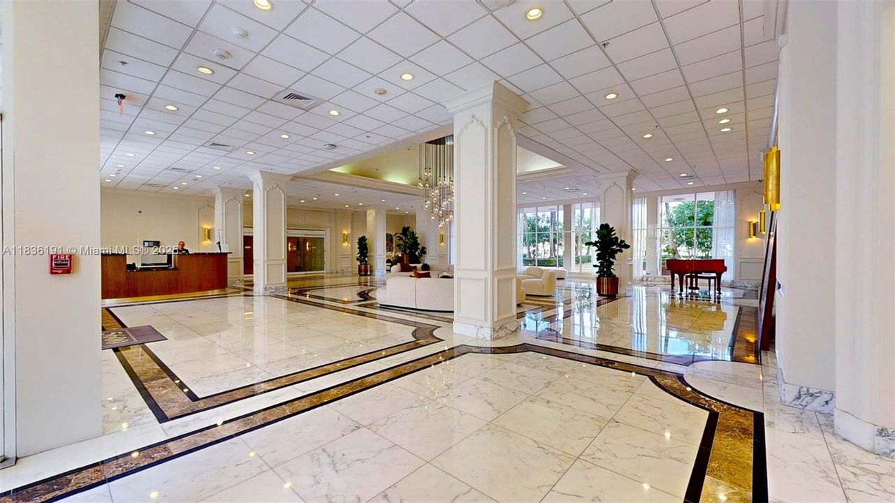 For Sale: $448,000 (1 beds, 1 baths, 930 Square Feet)