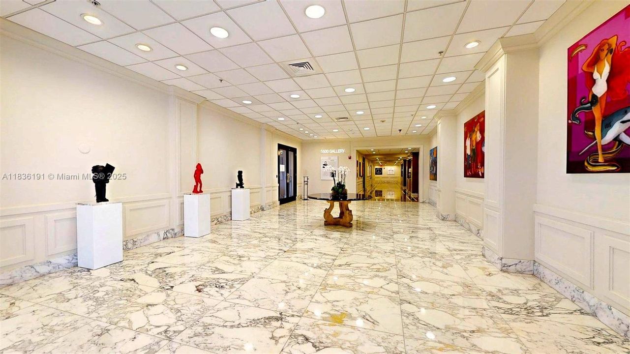 For Sale: $448,000 (1 beds, 1 baths, 930 Square Feet)