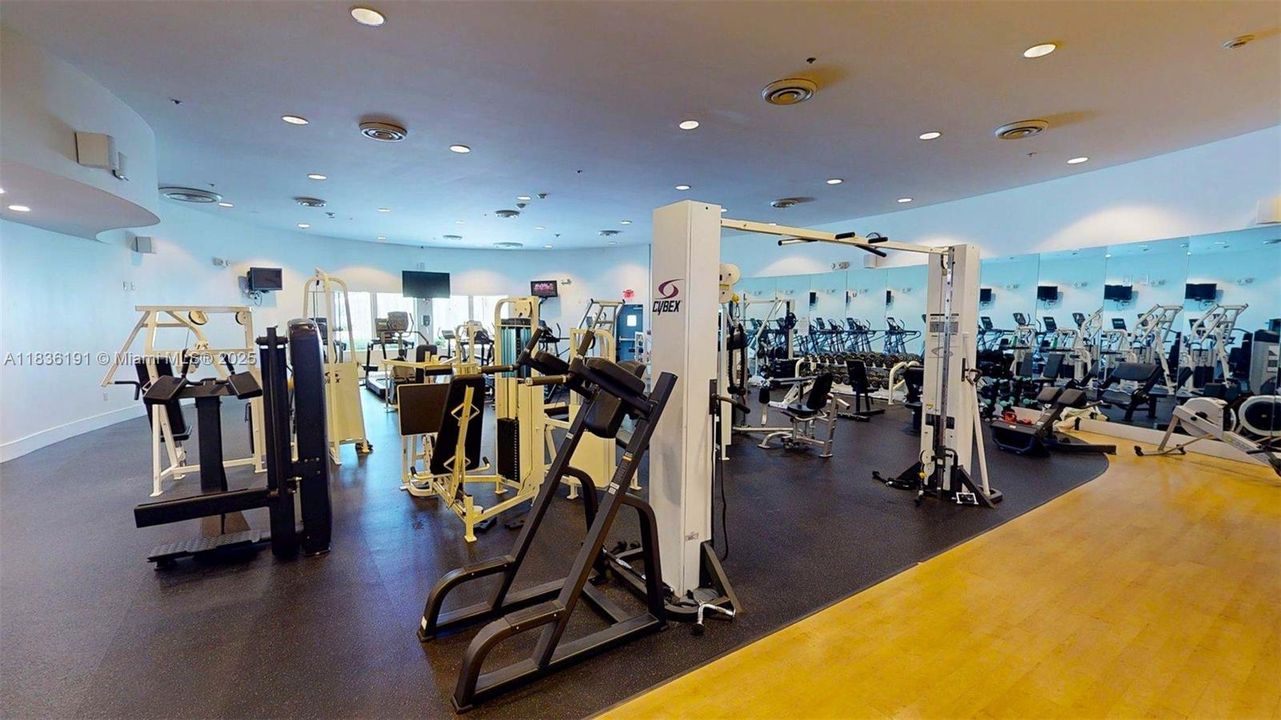 For Sale: $448,000 (1 beds, 1 baths, 930 Square Feet)