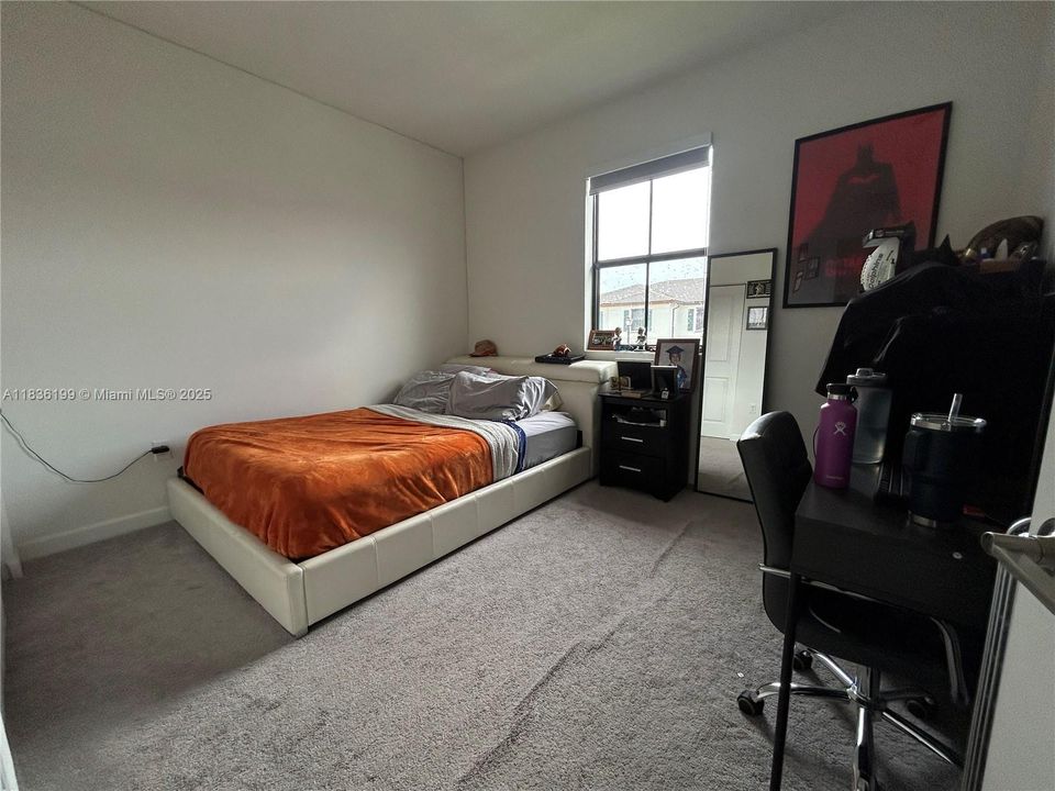 На продажу: $480,000 (3 спален, 2 ванн, 1832 Квадратных фут)