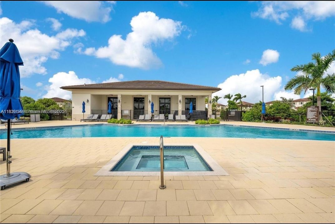 На продажу: $480,000 (3 спален, 2 ванн, 1832 Квадратных фут)