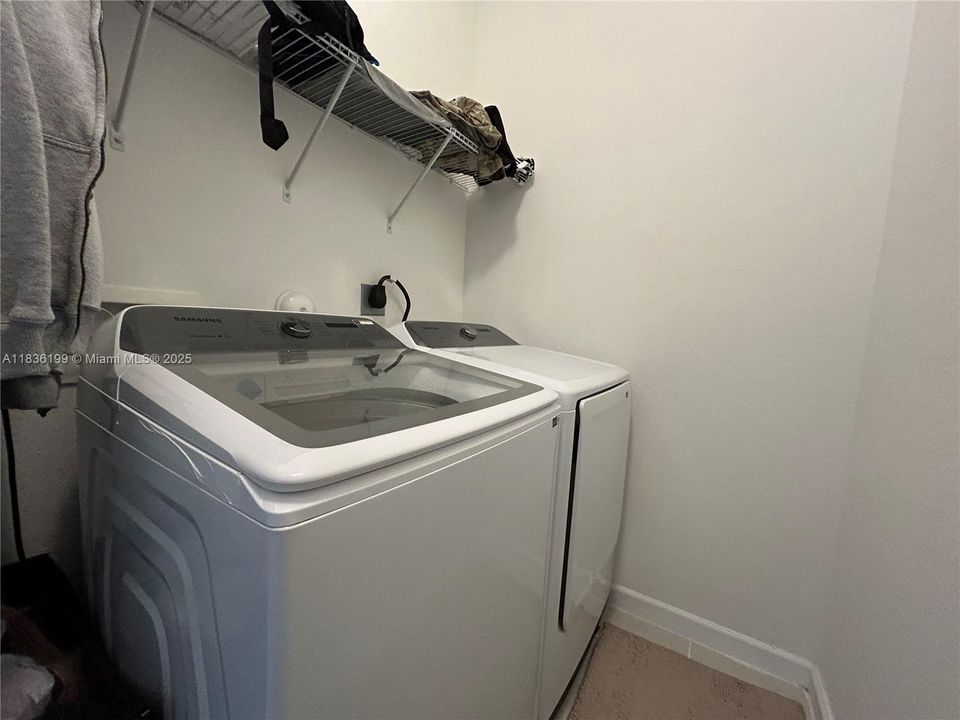 На продажу: $480,000 (3 спален, 2 ванн, 1832 Квадратных фут)