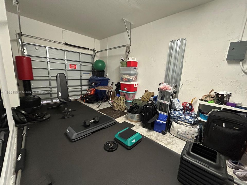 На продажу: $480,000 (3 спален, 2 ванн, 1832 Квадратных фут)