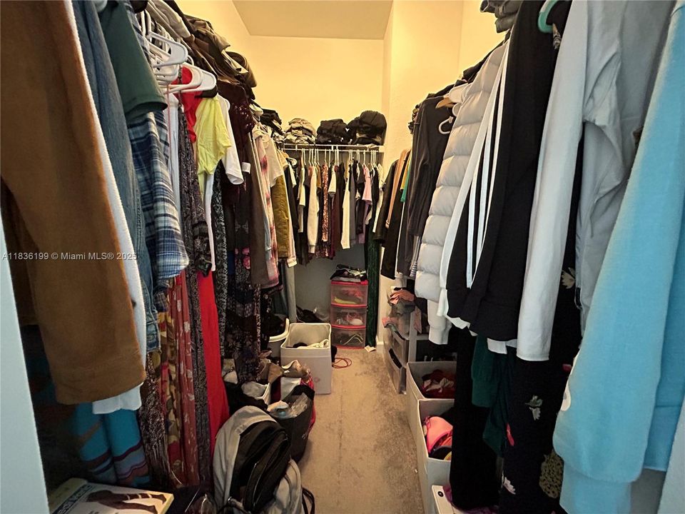 На продажу: $480,000 (3 спален, 2 ванн, 1832 Квадратных фут)