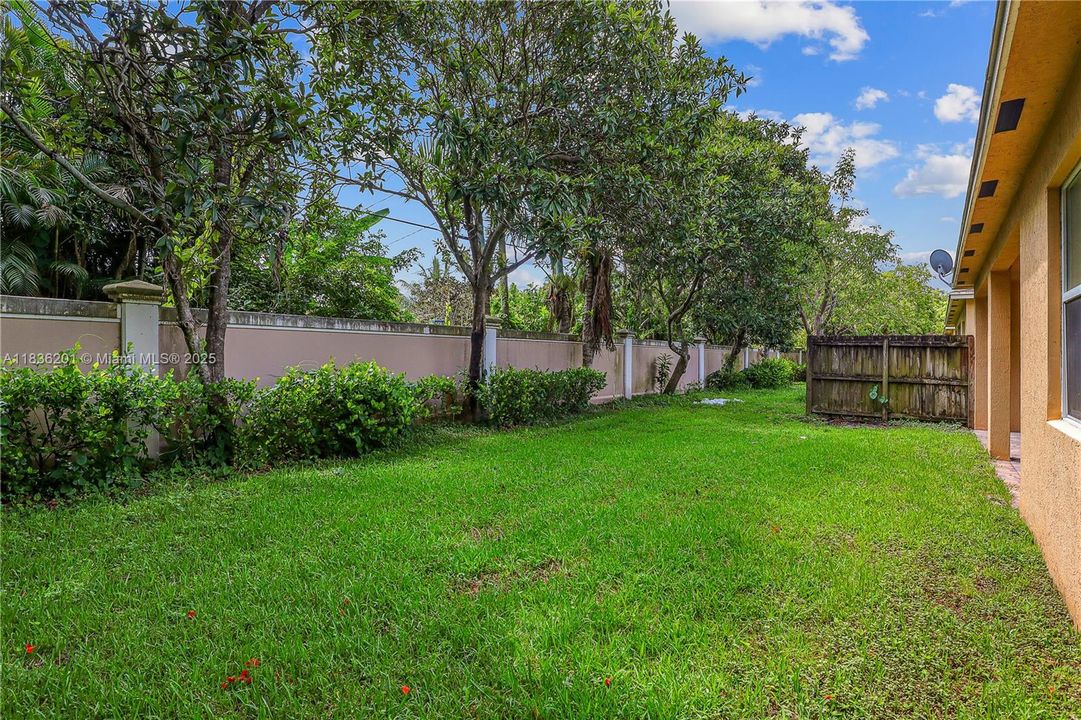 Vendido Recientemente: $459,900 (3 camas, 2 baños, 1842 Pies cuadrados)