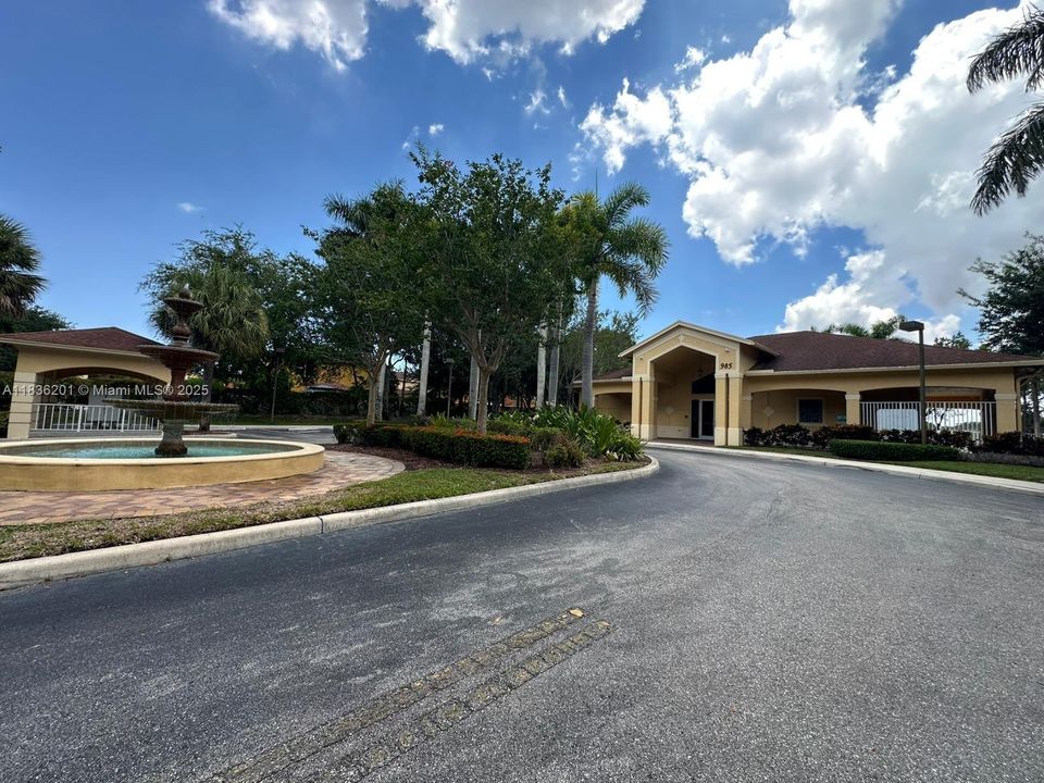 Vendido Recientemente: $459,900 (3 camas, 2 baños, 1842 Pies cuadrados)