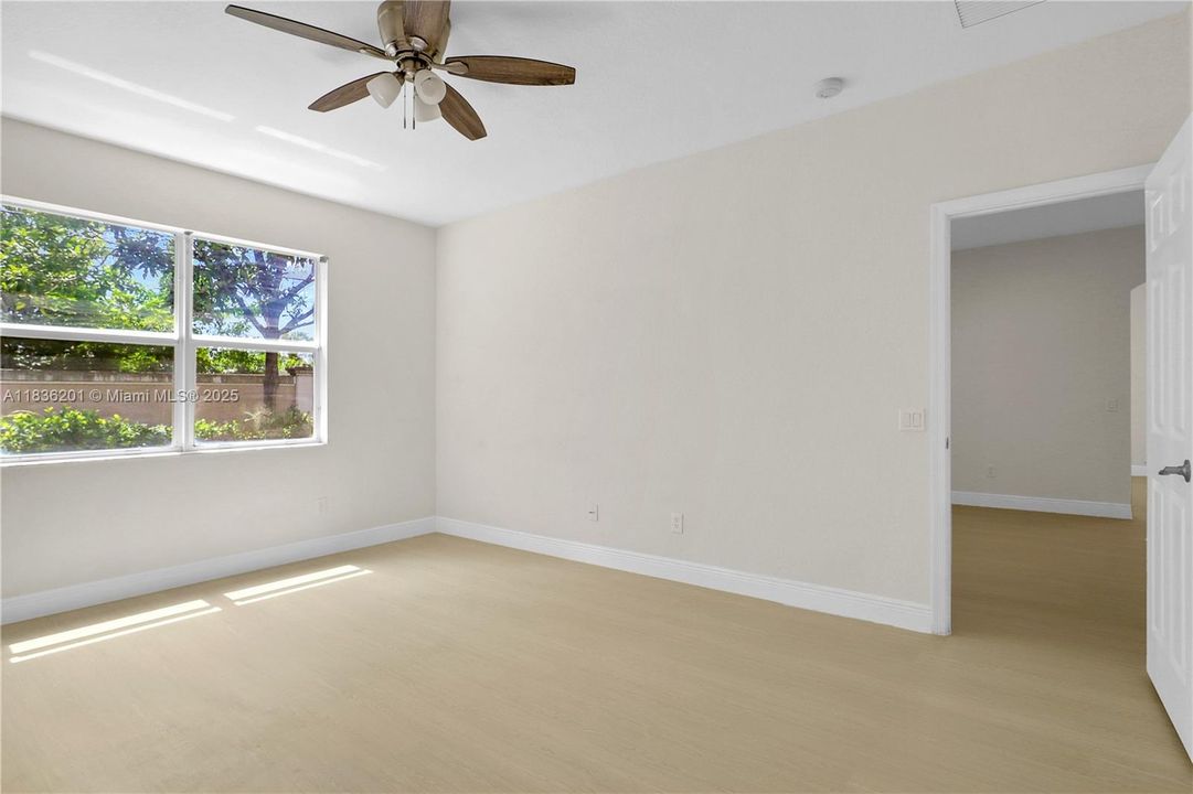 Vendido Recientemente: $459,900 (3 camas, 2 baños, 1842 Pies cuadrados)