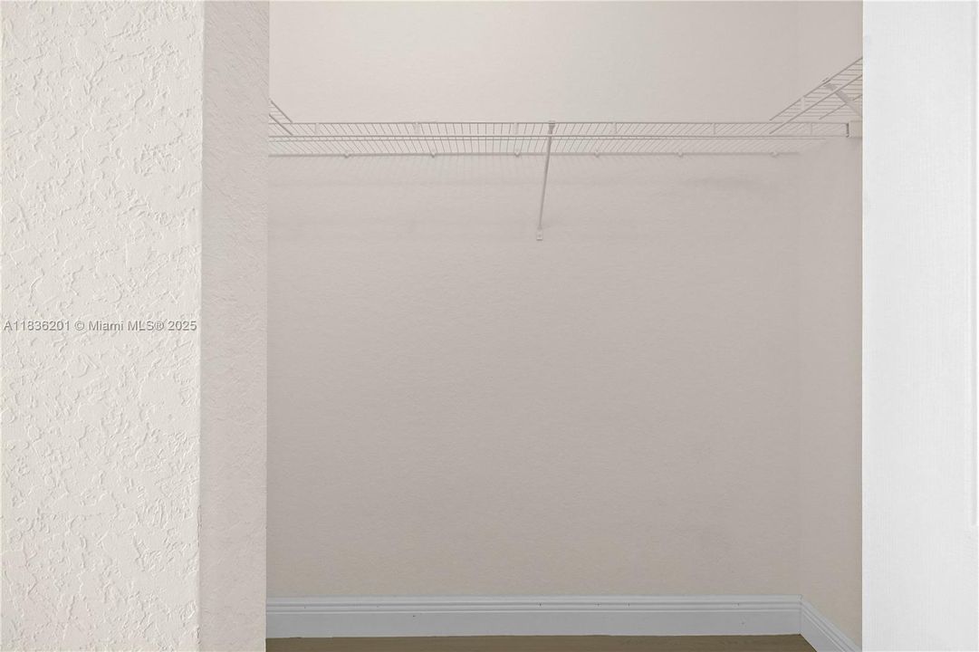 Vendido Recientemente: $459,900 (3 camas, 2 baños, 1842 Pies cuadrados)