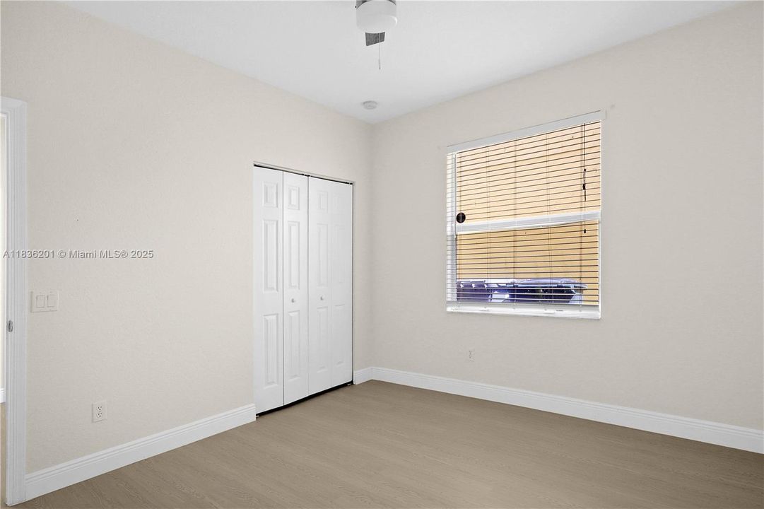 Vendido Recientemente: $459,900 (3 camas, 2 baños, 1842 Pies cuadrados)