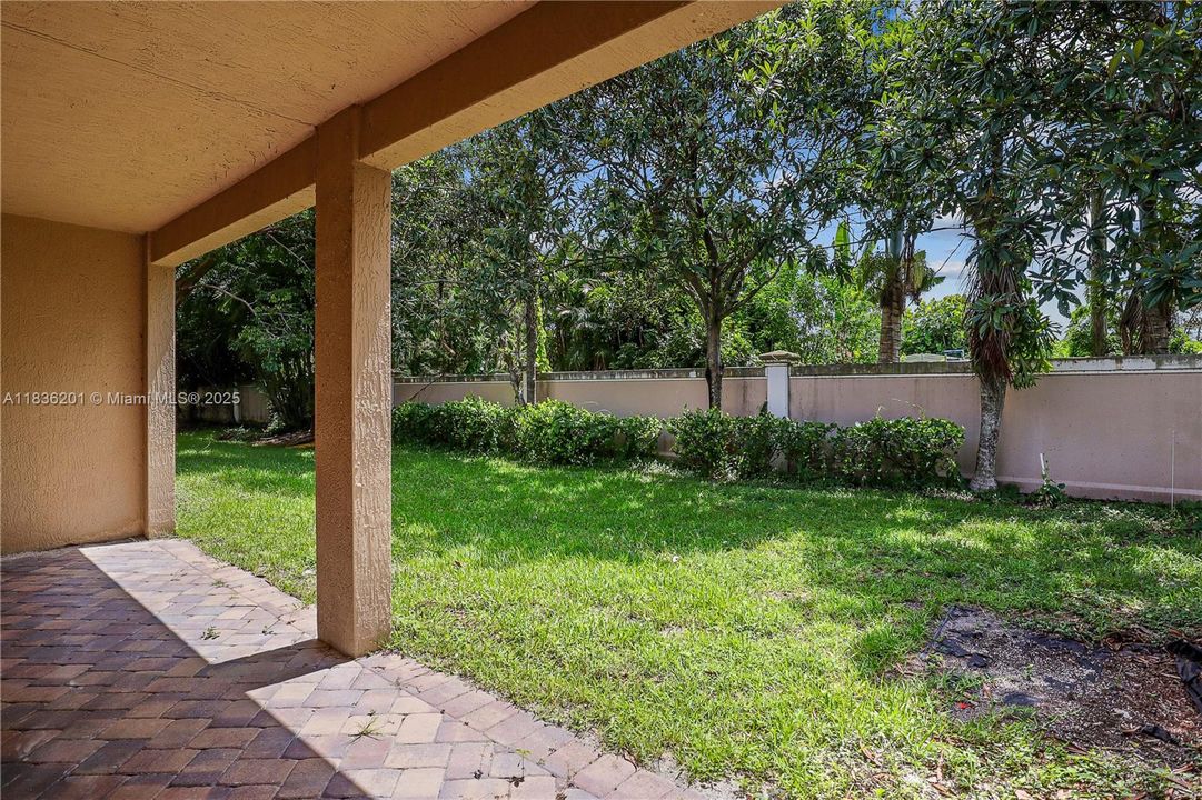 Vendido Recientemente: $459,900 (3 camas, 2 baños, 1842 Pies cuadrados)