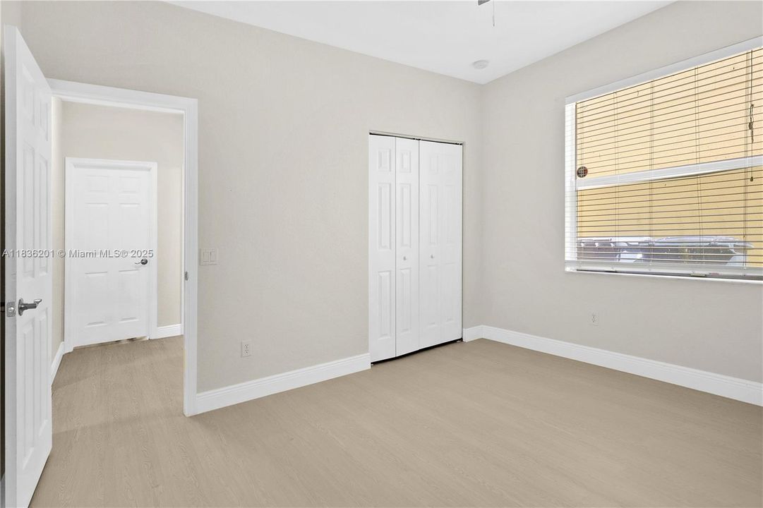 Vendido Recientemente: $459,900 (3 camas, 2 baños, 1842 Pies cuadrados)