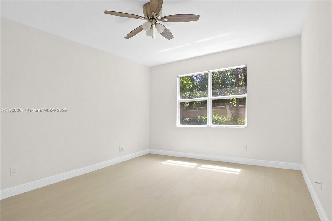 Vendido Recientemente: $459,900 (3 camas, 2 baños, 1842 Pies cuadrados)