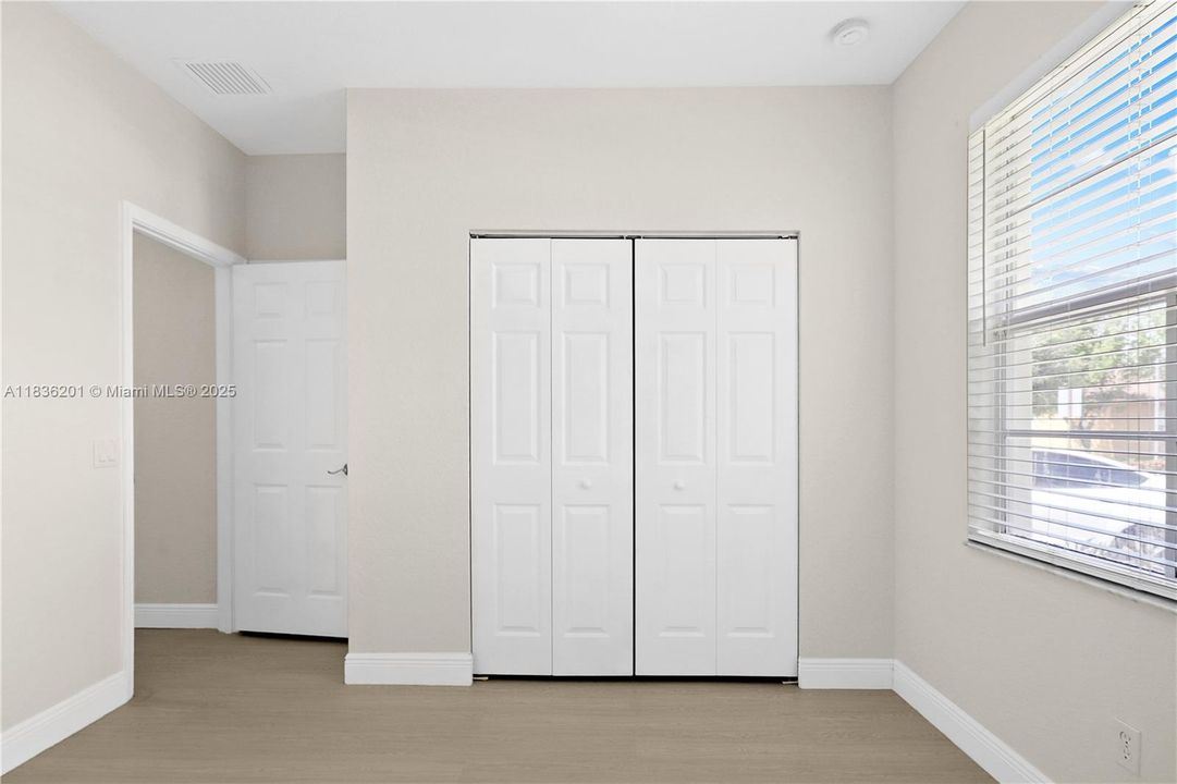 Vendido Recientemente: $459,900 (3 camas, 2 baños, 1842 Pies cuadrados)