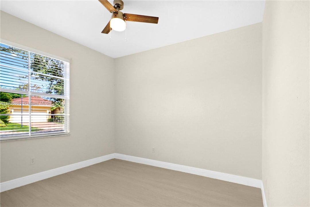 Vendido Recientemente: $459,900 (3 camas, 2 baños, 1842 Pies cuadrados)