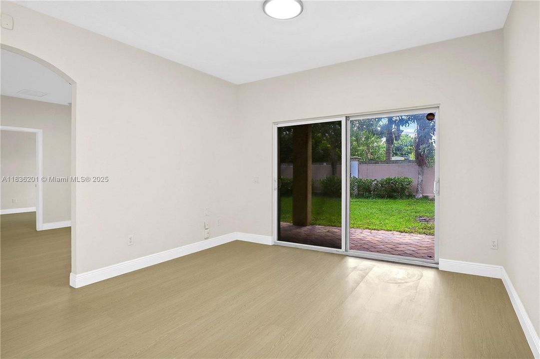 Vendido Recientemente: $459,900 (3 camas, 2 baños, 1842 Pies cuadrados)