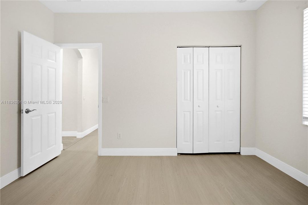 Vendido Recientemente: $459,900 (3 camas, 2 baños, 1842 Pies cuadrados)