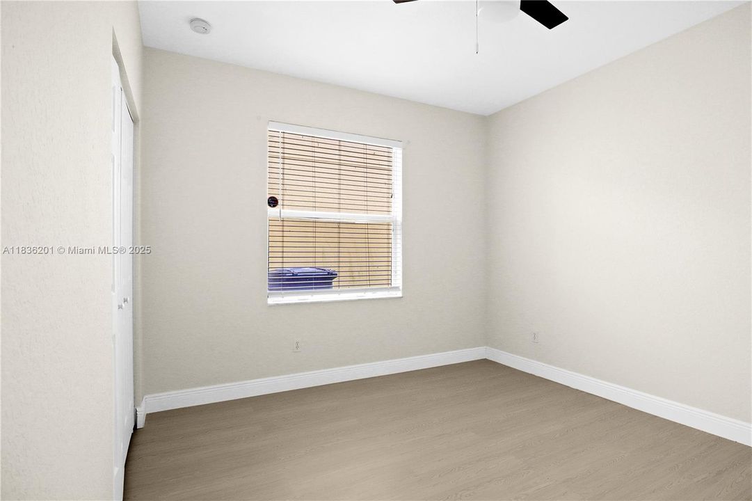 Vendido Recientemente: $459,900 (3 camas, 2 baños, 1842 Pies cuadrados)