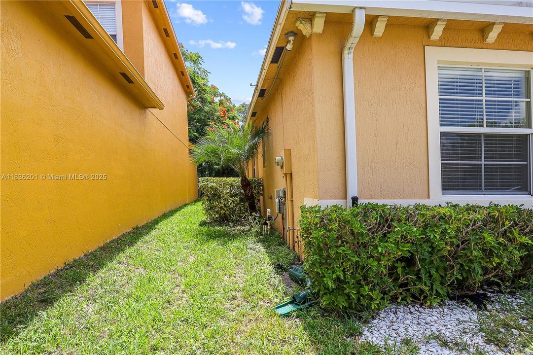 Vendido Recientemente: $459,900 (3 camas, 2 baños, 1842 Pies cuadrados)